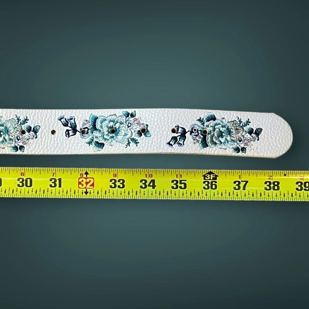 White House Black Market Women’s White Leather Floral Embroidered Hip Belt - XS - Picture 7 of 8